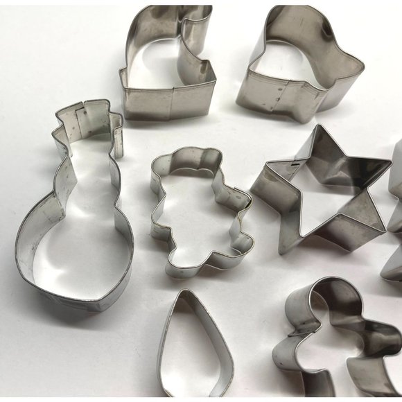 Vintage Christmas Cookie Cutters Lot of 8 Metal Star Bell Hat Snowman Bear Tree - Picture 10 of 13